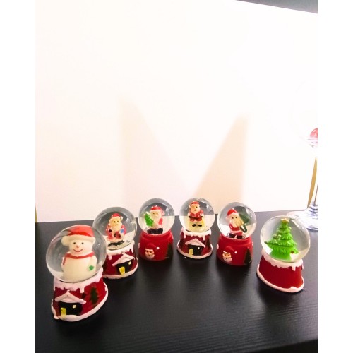 12 Adet Yeni Yıl 2024  Yılbaşı Temalı Mini Boy Işıklı Kar Küresi 6,5 cm 
