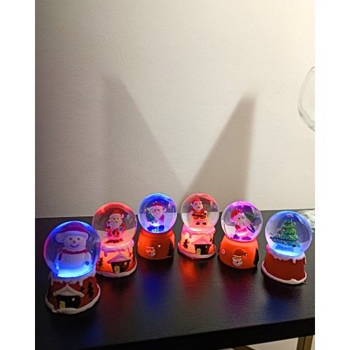 6 Adet Yeni Yıl 2024  Yılbaşı Temalı Mini Boy Işıklı Kar Küresi 6,5 cm 