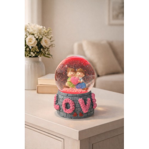 Aşk Temalı Led Işıklı Kar Küresi 9 cm – Romantik & Anlamlı Sevgili Hediyesi 