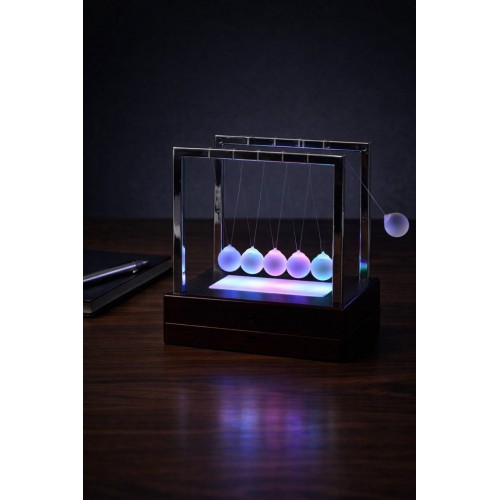 RGB Işıklı Newton Denge Topu – Renkli Şeffaf Denge Topları, Pilli Masaüstü Dekoratif Aksesuar