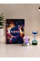 NASA Masa Üstü Hediye Seti – Spiralli Defter, Astronot Kristal Küre LED Lamba, Damla Zamanlayıcı