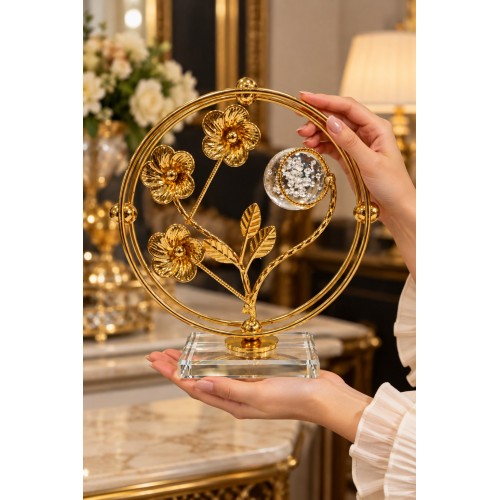 Gold Metal Dekoratif Obje 18x18 cm Cam Küreli Çiçek ve Kelebek Figürlü Masa Süsü